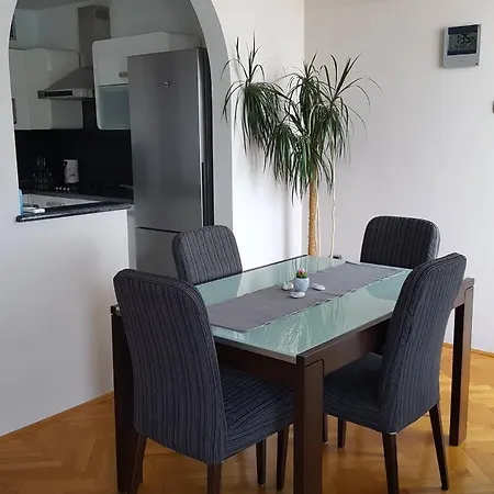 Sunset Apartment *